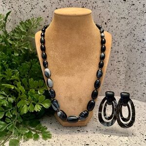 Black & gray patterned lucite necklace set